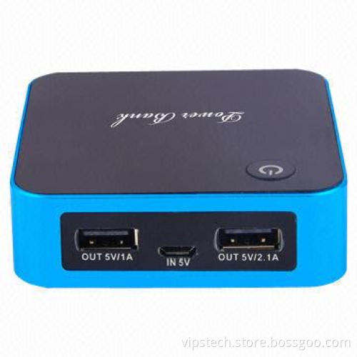 6,600mAh Charger for iPod with Digital Display for Power, Structure of PC and Metal